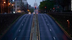 車両の減った道路＝米首都ワシントン