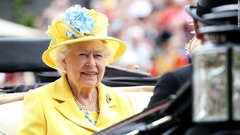 英エリザベス女王の誕生日、祝砲が初めて中止に　新型コロナ拡大で