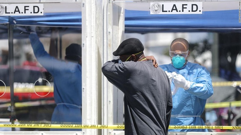 米ＬＡ市長が、全市民を対象に無料の新型コロナウイルス検査を実施すると発表/Mario Tama/Getty Images