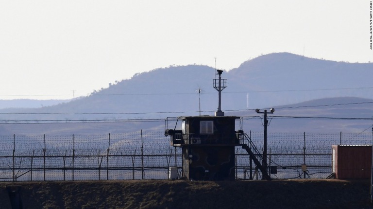 非武装地帯（DMZ）付近にある韓国側の歩哨所＝パジュ、２０１７年２月１２日/JUNG YEON-JE/AFP/AFP/Getty Images