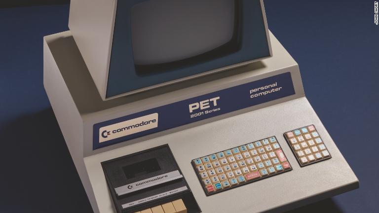 コモドール社の「ＰＥＴ２００１」にはテープレコーダーが内蔵されていた/John Short