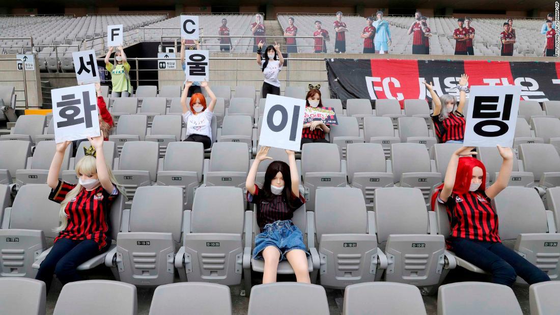 Cnn Co Jp 韓国ｋリーグの試合 観客席に配置された 人形 が物議