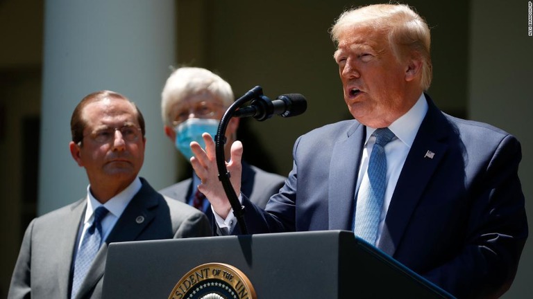 トランプ米大統領。新型コロナ予防のため抗マラリア薬「ヒドロキシクロロキン」を毎日服用していることを明らかにした/Alex Brandon/AP