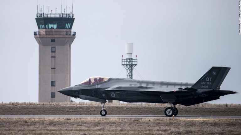 着陸したステルス戦闘機Ｆ３５Ａ＝２０１６年２月、米アイダホ州のマウンテンホーム空軍基地/Airman 1st Class Jeremy Mosier/USAF