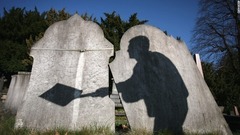 学校が墓地で数学の授業、対人距離の対策　デンマーク