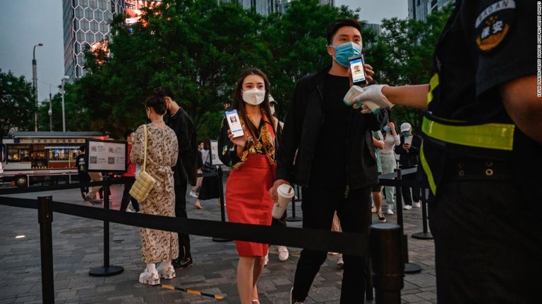 中国・杭州市が市民の「健康スコア」をスマホ上で表示するシステムの導入を検討/Kevin Frayer/Getty Images AsiaPac/Getty Images