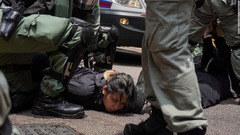 香港の抗議活動に機動隊出動　約３００人を拘束