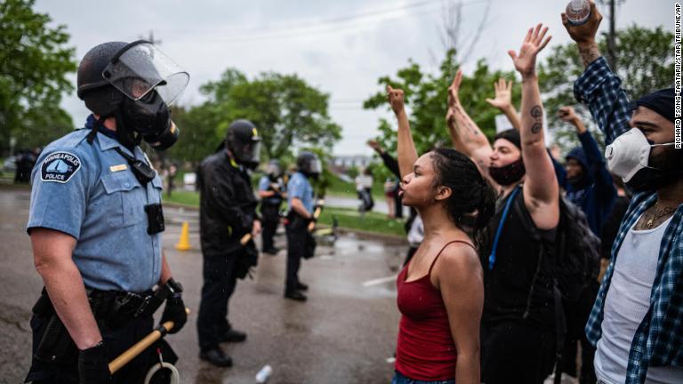 Richard Tsong-Taatarii/Star Tribune/AP