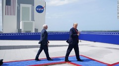 ケネディ宇宙センターに到着したトランプ大統領とペンス副大統領
