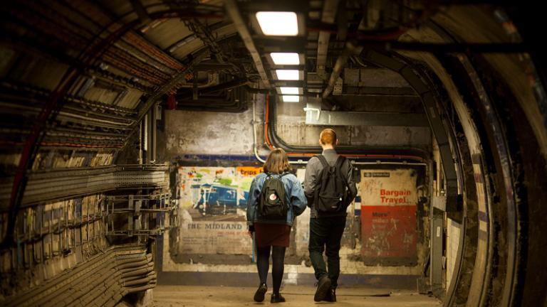 ロンドン交通博物館の運営するツアーに参加すれば、「幽霊駅」の実物を見ることができる/Images only for use in CNN Travel ghost stations article