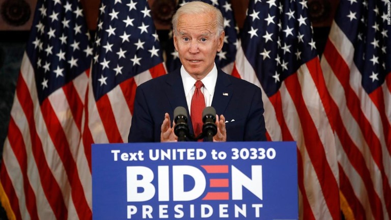 民主党からの指名を確実にしているバイデン前副大統領が演説し、トランプ大統領の抗議デモへの対応を批判した/Matt Rourke/AP