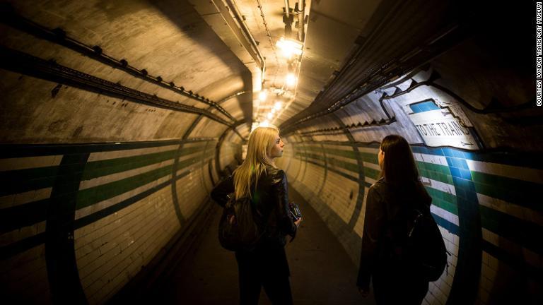 「幽霊駅」の多くは、長年にわたり一般に公開されることがなかった/Courtesy London Transport Museum