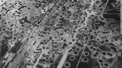 焼け野原となった広島の空中写真。原爆投下の３週間後に撮影された