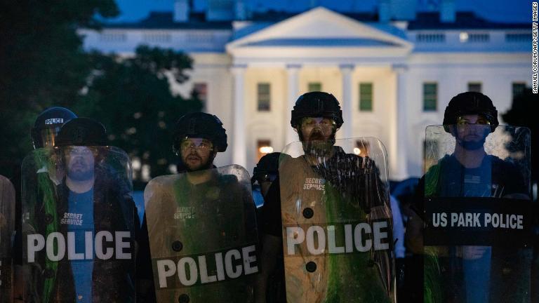 ＝５月３１日、ホワイトハウス周辺/Samuel Corum/AFP/Getty Images
