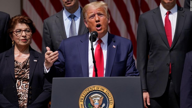 トランプ米大統領。再選に向け共和党員からの支持は盤石だが、それ以外の層では支持が広がっていない/Evan Vucci/AP