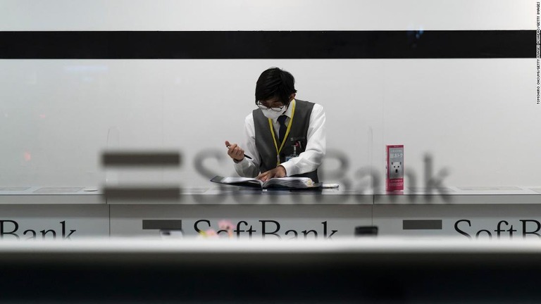 ソフトバンクは社員など４万４０００人以上に新型コロナの抗体検査を行った/Tomohiro Ohsumi/Getty Images