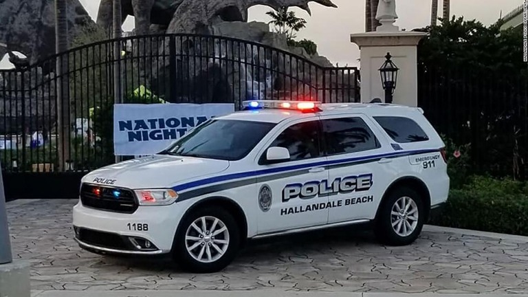 フロリダ州ハランデールビーチで、警察の特殊部隊員が安全上の懸念を理由に辞任した/Hallandale Police Department