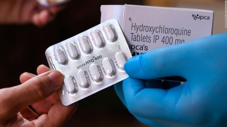 米政府が医薬品「ヒドロキシクロロキン」を６３００万回分備蓄していることが分かった/Narinder Nanu/AFP/Getty Images