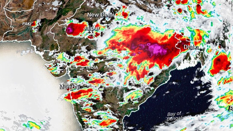 ２５日に撮影されたインド上空の衛星画像/CNN Weather