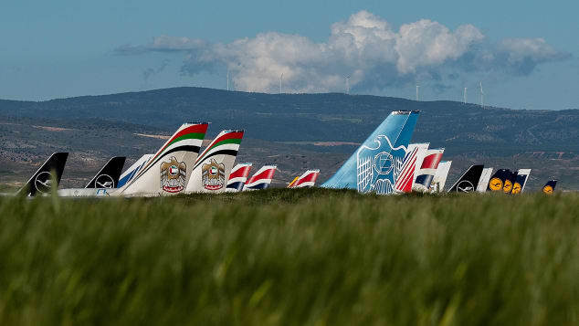 テルエル空港に駐機する各国航空会社の機材/David Ramos/Getty Images