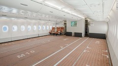 貨物機に転用したＡ３８０は医療物資や防護具の輸送に使われている