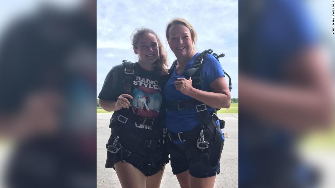 Cnn Co Jp 初挑戦のスカイダイブで事故 １８歳女性とインストラクター死亡 米ジョージア州