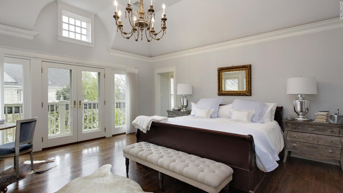 家の中で最も大きな寝室を意味する「マスターベッドルーム」/Shutterstock 