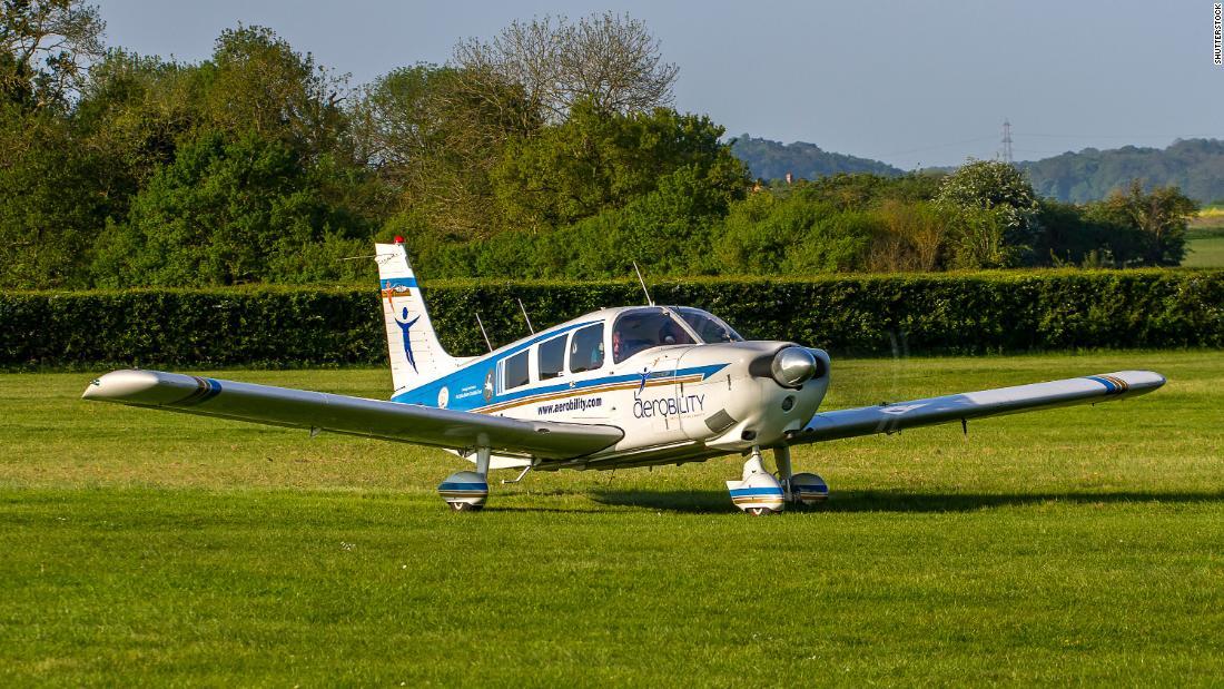 墜落した「パイパーPA-32」は、この写真の航空機に似た機体だった/Shutterstock