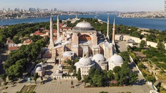 アヤソフィアで金曜礼拝、博物館からモスクに変更後で初　トルコ