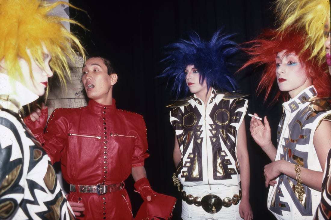 ニューヨークの５７丁目ローラーリンクのバックステージにいる山本さん＝１９８０年/Rose Hartman/Archive Photos/Getty Images