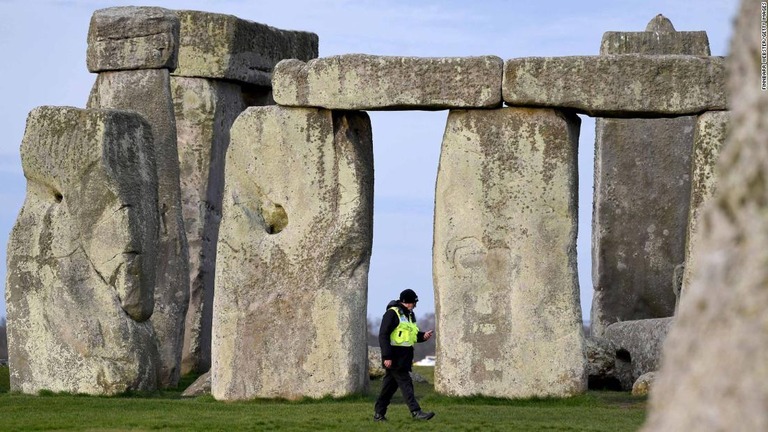 古代の巨石遺跡「ストーンヘンジ」に使われた石の産地が判明/Finnbarr Webster/Getty Images
