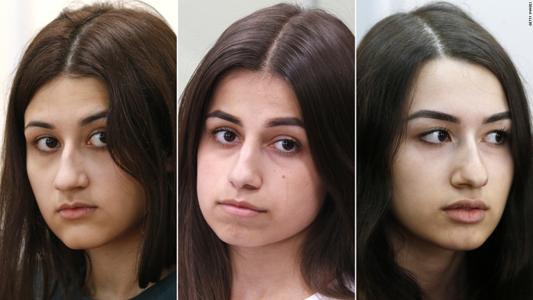 （写真左から）クレスティナ被告、アンジェリーナ被告、マリア被告＝２０１９年６月、モスクワ/Getty Images