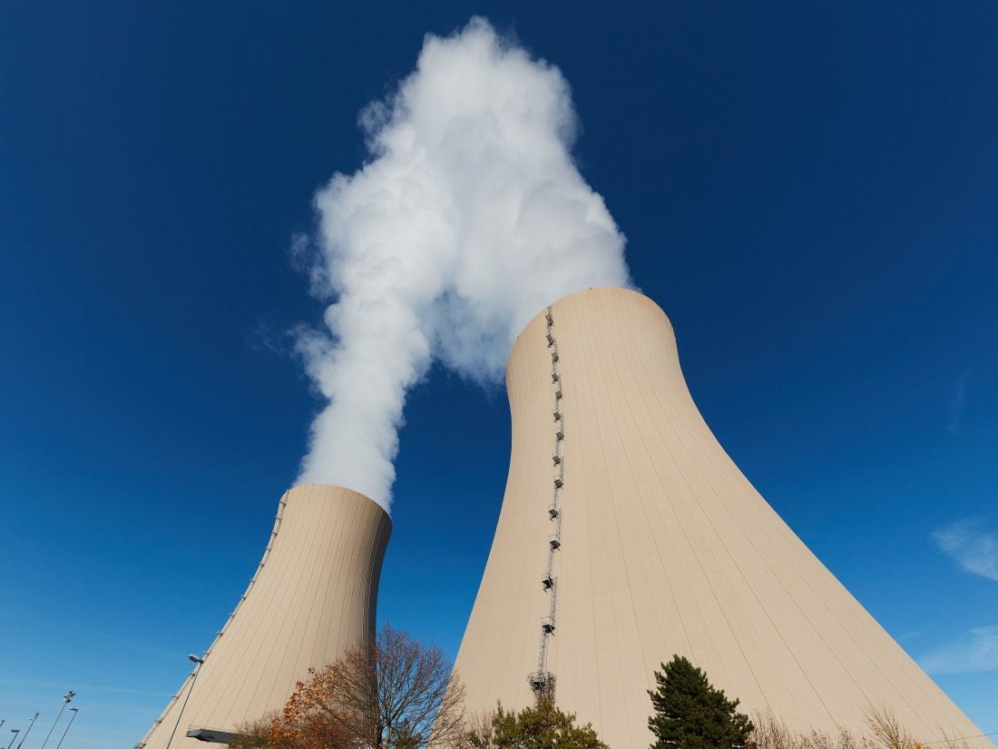 グローンデ原子力発電所の冷却塔/Bernhard Ludewig