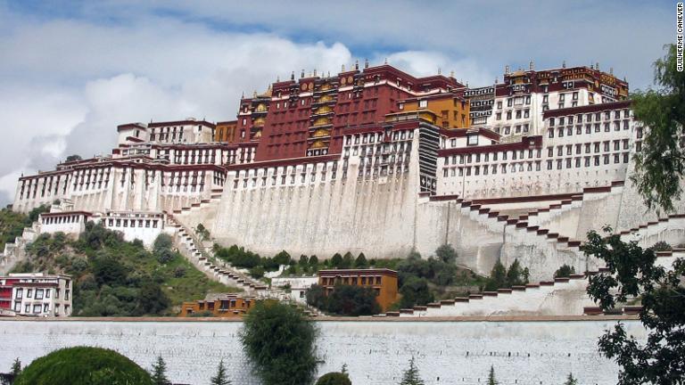 「世界の屋根」の異名で知られるチベット。１９５０年に中国に侵攻されるまでは、完全な独立国の地位を主張していた/Guilherme Canever