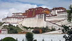 「世界の屋根」の異名で知られるチベット。１９５０年に中国に侵攻されるまでは、完全な独立国の地位を主張していた