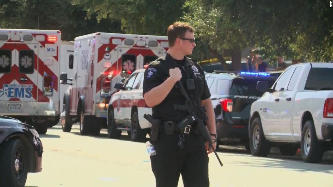 通報で訪れた警官3人を銃撃、民家で立てこもり 米テキサス州 - CNN.co.jp