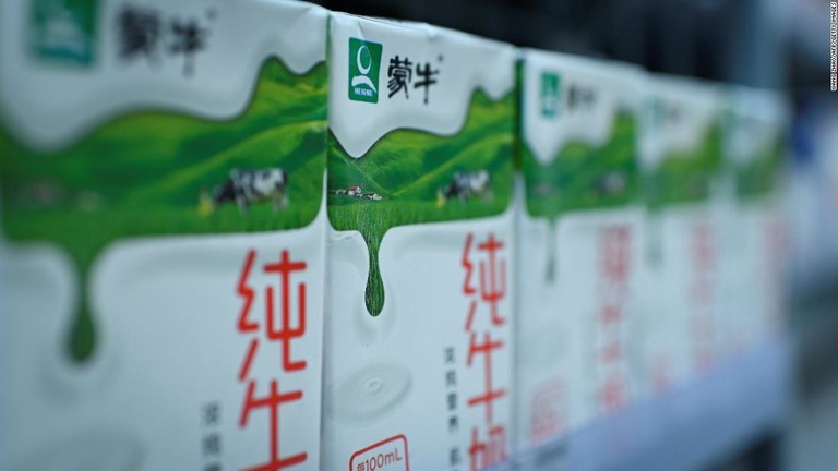 中国の蒙牛乳業が、豪州のライオン飲料の買収を断念したと発表/Wang Zhao/AFP/Getty Images