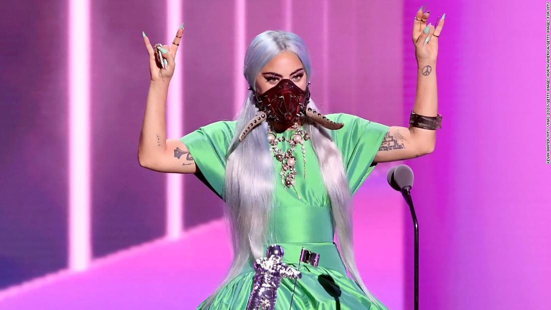 最優秀楽曲賞を受賞したレディー・ガガのマスク/Kevin Winter/MTV VMAs 2020/Getty Images North America/Getty Images for MTV