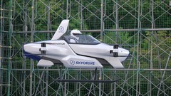 「空飛ぶクルマ」の試験飛行に成功　スカイドライブ