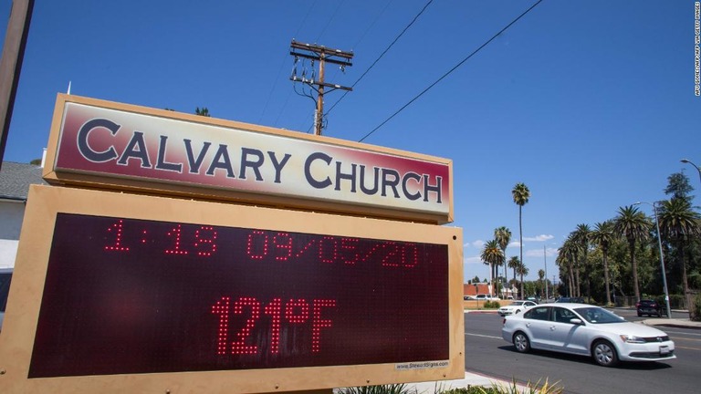 米カリフォルニア州ロサンゼルス郡で同地の観測史上最高のカ氏１２１度（セ氏４９．４度）を記録した/APU GOMES/AFP/AFP via Getty Images