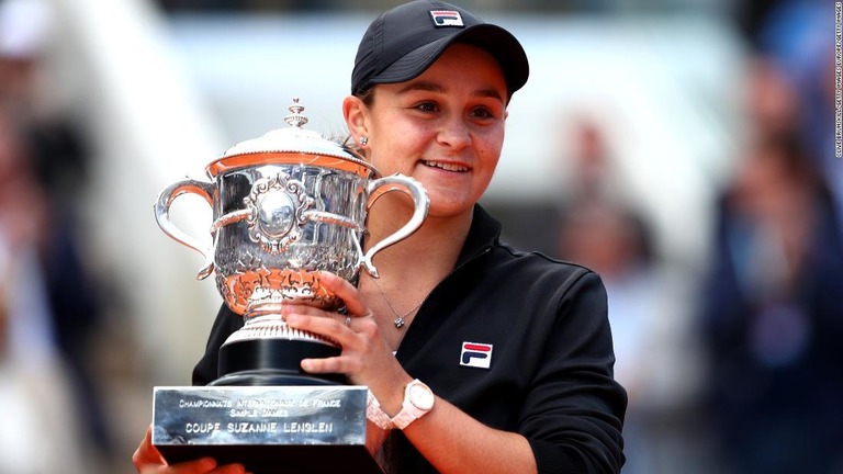 アシュリー・バーティ選手は、昨年優勝した全仏オープンを欠場すると明らかにした/Clive Brunskill/Getty Images Europe/Getty Images