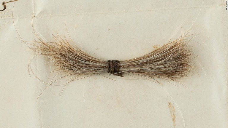 暗殺されたリンカーン大統領の髪の毛が８５０万円で落札/RR Auction