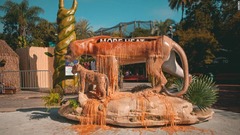 暑さで溶けていくヒョウの彫刻、気候変動に警鐘　米フロリダ州
