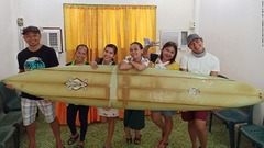 米ハワイでなくしたサーフボード、８３００キロ離れたフィリピンで発見