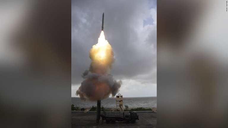 インド国防省が魚雷を搭載できるミサイルの発射実験に成功したと発表した/From Twitter
