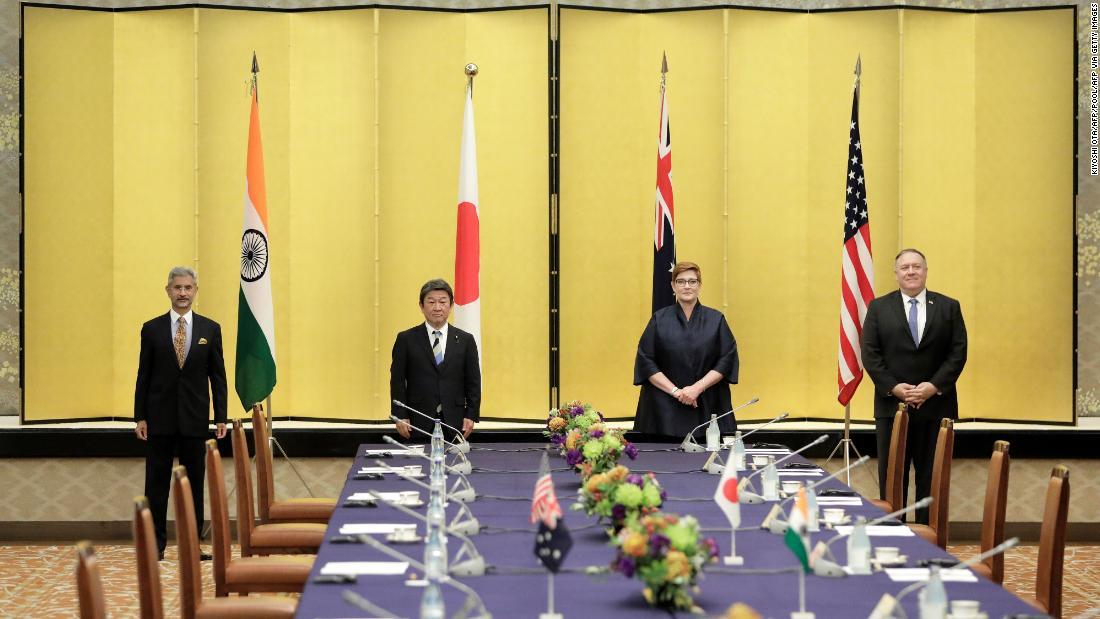 日米豪印の４カ国が外相会談を行った＝６日、東京/KIYOSHI OTA/AFP/POOL/AFP via Getty Images