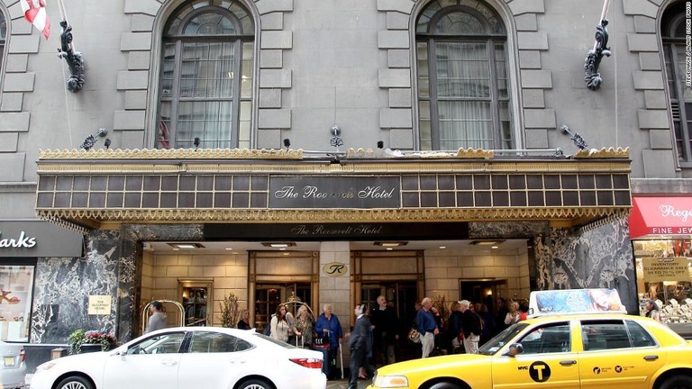 米ニューヨークの中心街に建つルーズベルトホテルが歴史に幕を閉じる/Steve Mack/Alamy Stock Photo