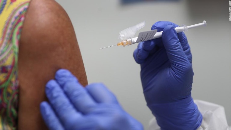 ＣＤＣは新型コロナのワクチンの限定的供給が年内に開始できる可能性を示唆した/Joe Raedle/Getty Images