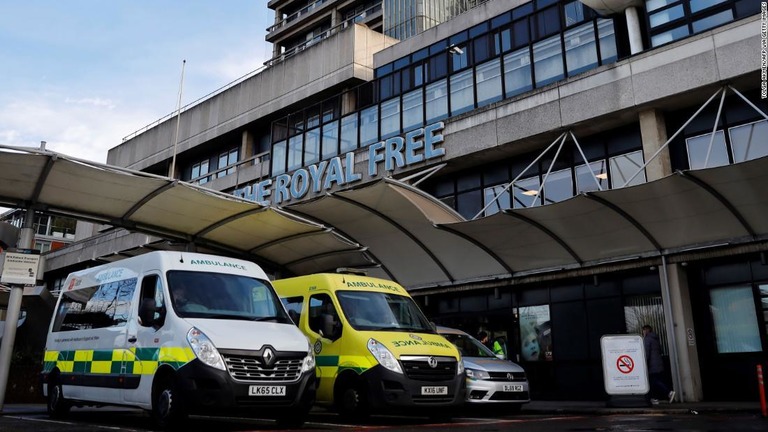 治験が行われる英ロンドンのロイヤル・フリー病院/TOLGA AKMEN/AFP via Getty Images