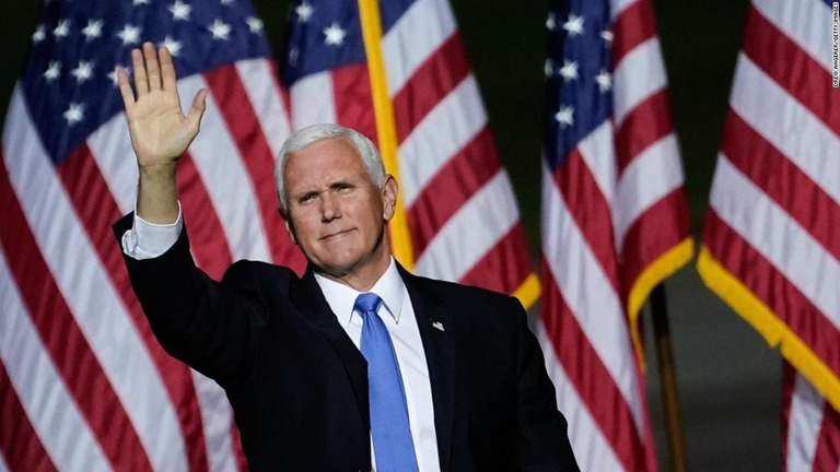 米国のペンス副大統領。上級顧問が新型コロナウイルス検査で陽性となったことがわかった/Drew Angerer/Getty Images